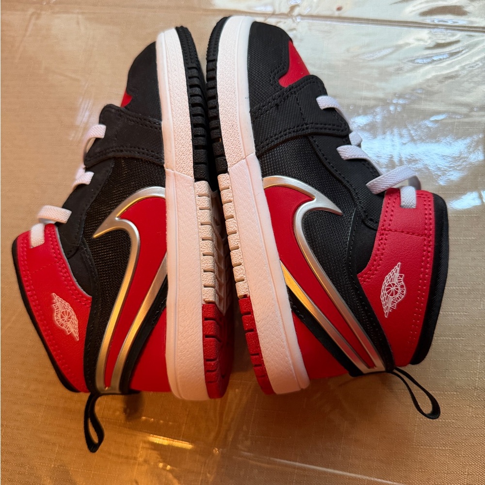 Jordan 1 mid RM toddler 10C - Picture 3 of 8